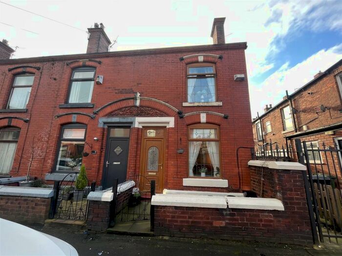 Houses for sale & to rent in OL6 6LX, Mossley Road, Ashton St Michaels