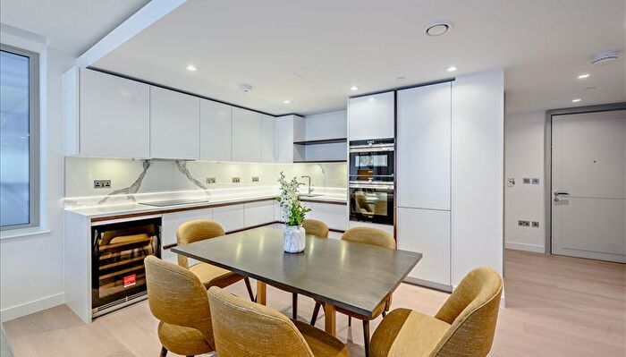 3 Bedroom Flat To Rent In Garrett Mansions, London, W2