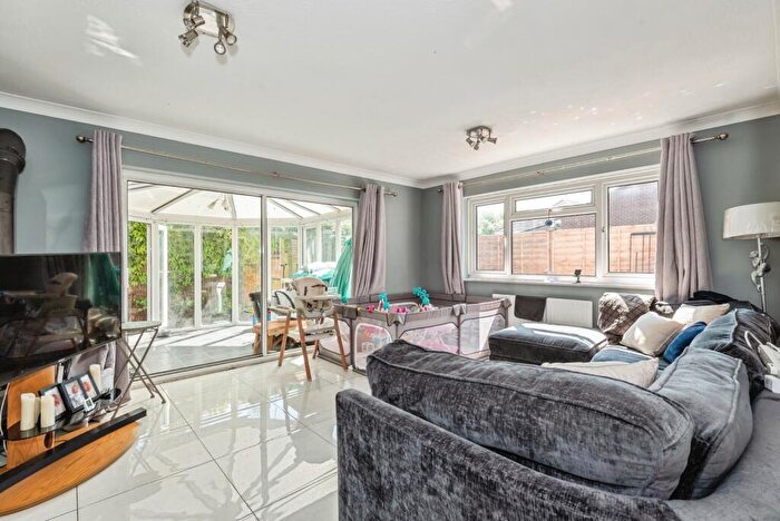 4 Bedroom Detached House For Sale In Clements Mead, Leatherhead, Surrey, KT22