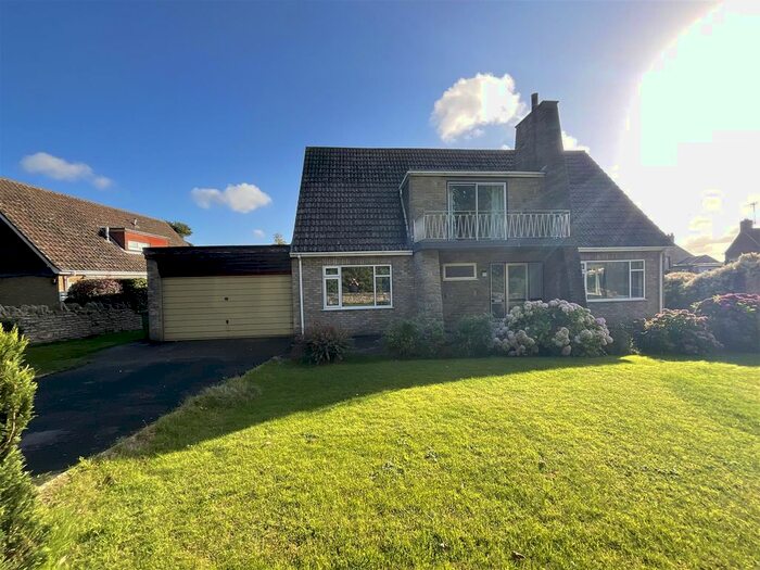 5 Bedroom Property To Rent In Castle Lane, East Ayton, Scarborough, YO13