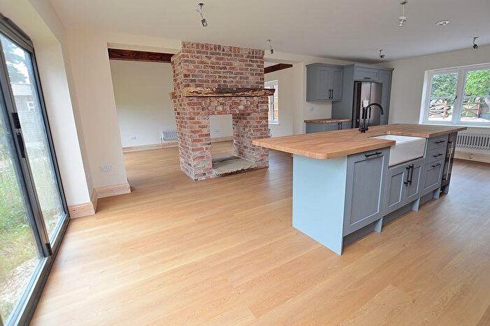 4 Bedroom Detached House For Sale In Horncastle Road, Woodhall Spa, LN10