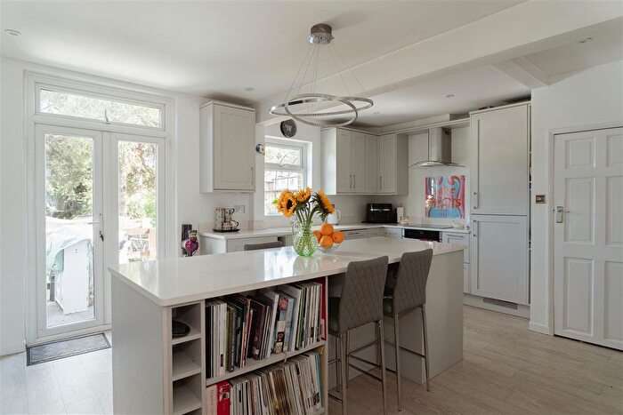 4 Bedroom Property For Sale In Overdale, Dorking, RH5