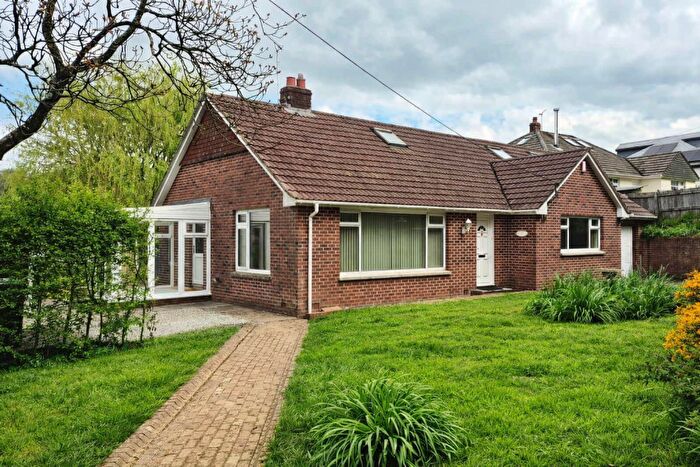 3 Bedroom Detached Bungalow For Sale In Sentry Lane, Bishops Tawton, EX32