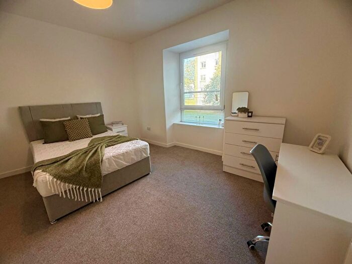 2 Bedroom Flat To Rent In Polepark Road, West End, Dundee, DD1