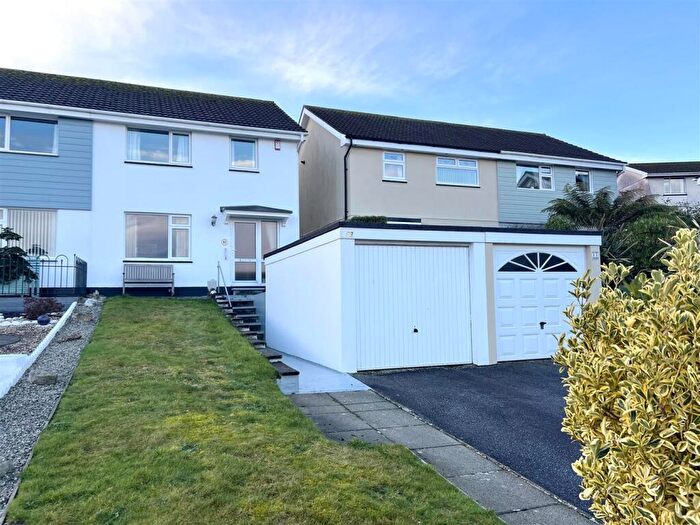 3 Bedroom Semi-Detached House For Sale In Meadway, St. Austell, PL25