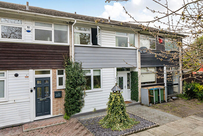 3 Bedroom Terraced House For Sale In Court Road, London, SE9