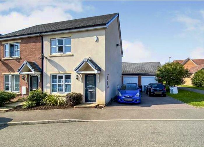 3 Bedroom Semi-Detached House To Rent In Banks Crescent, Stamford, PE9