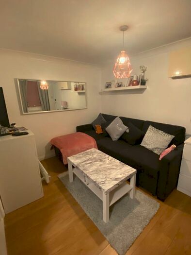 Studio To Rent In High Street, Wealdstone, Middlesex, HA3