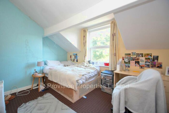 6 Bedroom Terraced House To Rent In Regent Park Avenue, Hyde Leeds, LS6
