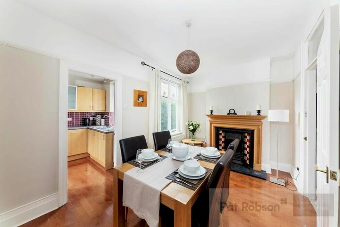 2 Bedroom Flat To Rent In Cavendish Road, Jesmond, Newcastle Upon Tyne, NE2