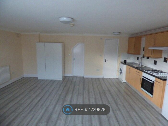 Studio To Rent In Lynn Road, Leytonstone, E11