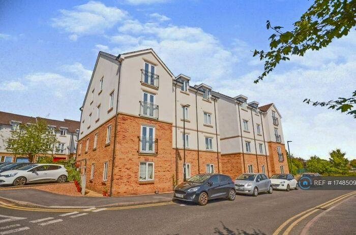 2 Bedroom Flat To Rent In Crookes, Sheffield, S10