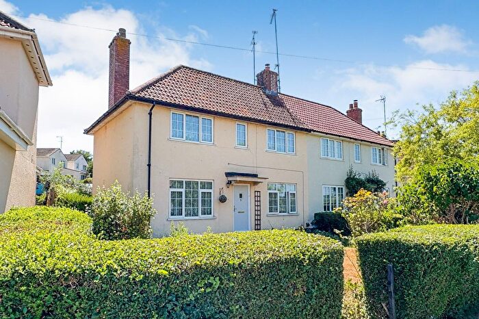 Semi-Detached House For Sale In Dryleaze, Keynsham, Bristol, BS31