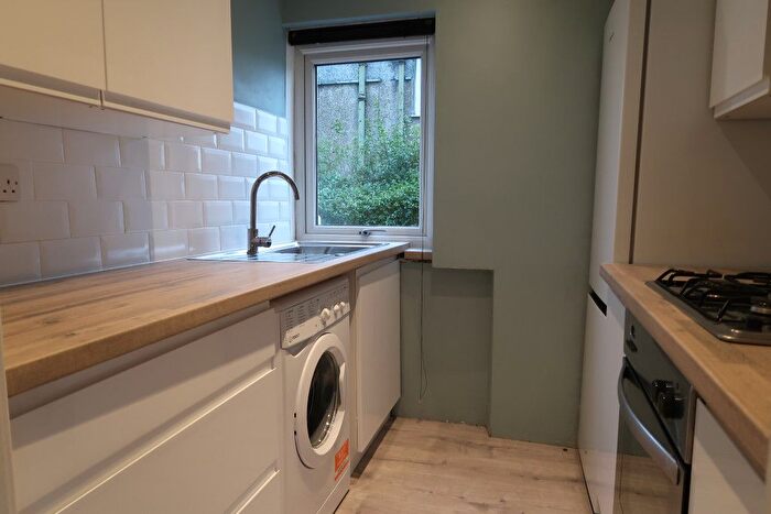 2 Bedroom Flat To Rent In Angus Avenue, Glasgow, G52