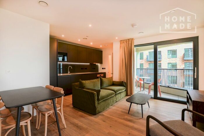 2 Bedroom Flat To Rent In Riverstone Heights, London, E3
