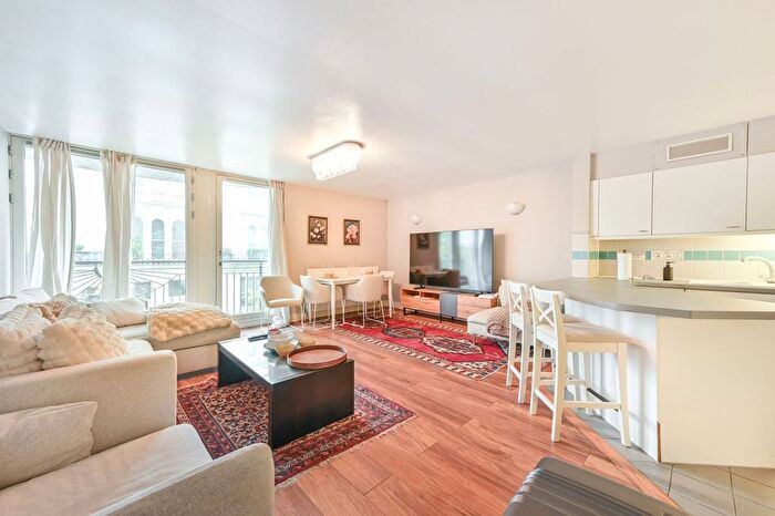 1 Bedroom Flat For Sale In Kensington Gardens Square, Bayswater, London, W2