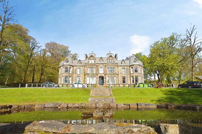 2 Bedroom Flat For Sale In Corbar Road, Buxton, Derbyshire, SK17