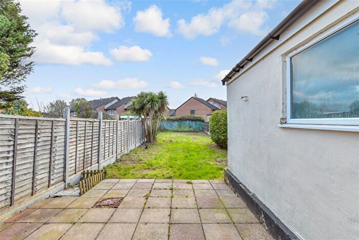 3 Bedroom End Terrace House For Sale In Gresham Drive, Chadwell Heath, Essex, RM6