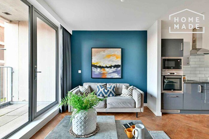 1 Bedroom Flat To Rent In Broadside, M4