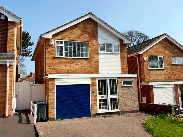 3 Bedroom Detached House To Rent In Leabrook, Birmingham, B26