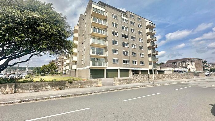2 Bedroom Apartment For Sale In Beach Court, Beach Road, BS23