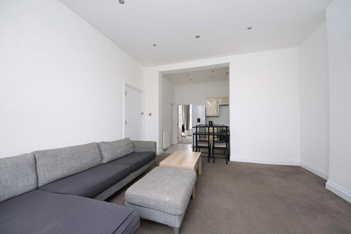 2 Bedroom Flat To Rent In Horn Lane, W3