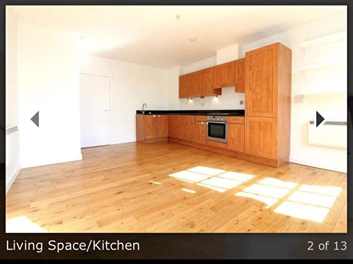 2 Bedroom Flat To Rent In Stoke Newington, London, N16
