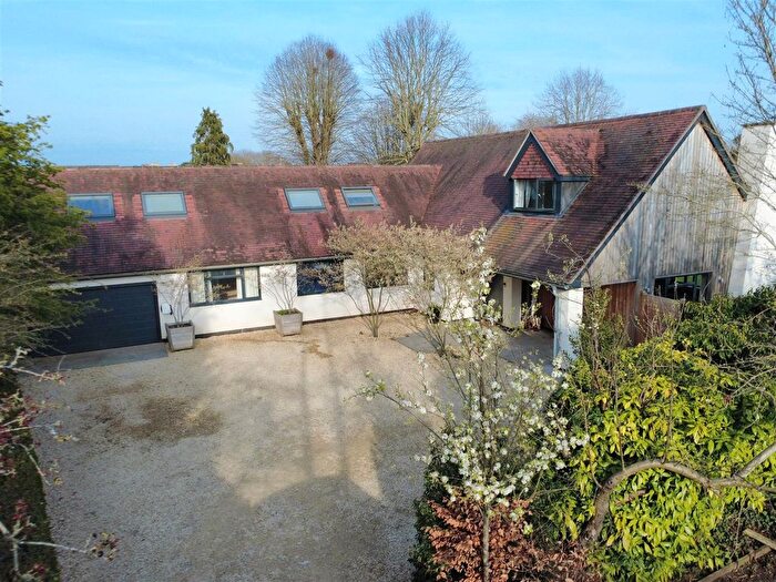 6 Bedroom Detached House For Sale In Buckingham Road, Newbury, RG14
