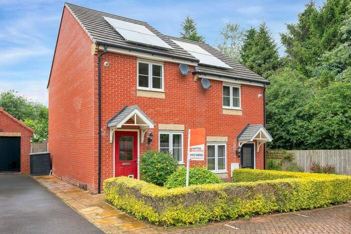 2 Bedroom Semi-Detached House For Sale In North Brook Close, Greetham, LE15