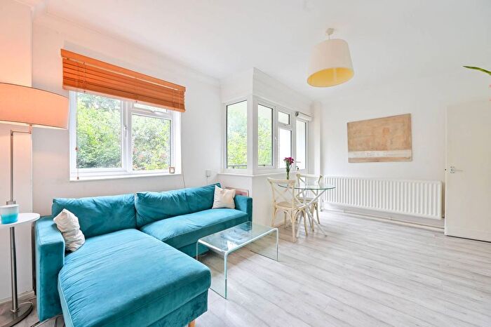 2 Bedroom Maisonette For Sale In Caldwell Street, Oval, London, SW9