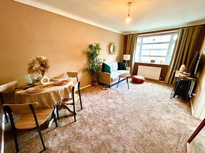 1 Bedroom Flat To Rent In Brooklands Road, Sale, M33