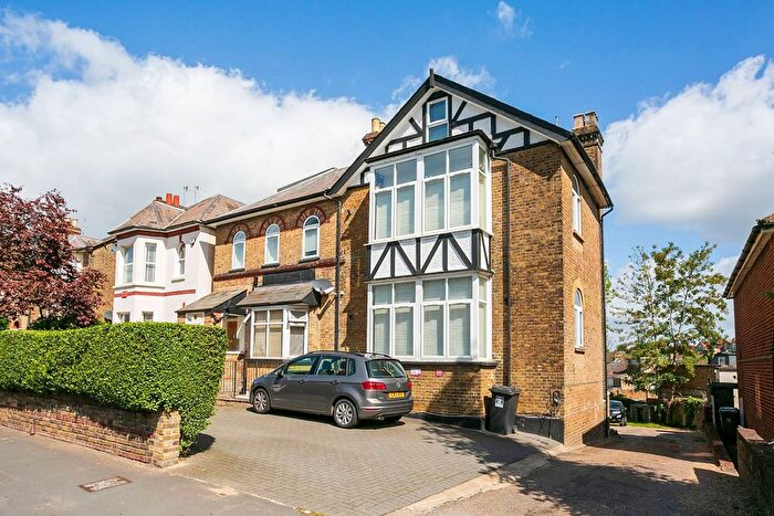 1 Bedroom Flat To Rent In Chalk Hill, Bushey, Watford, WD19