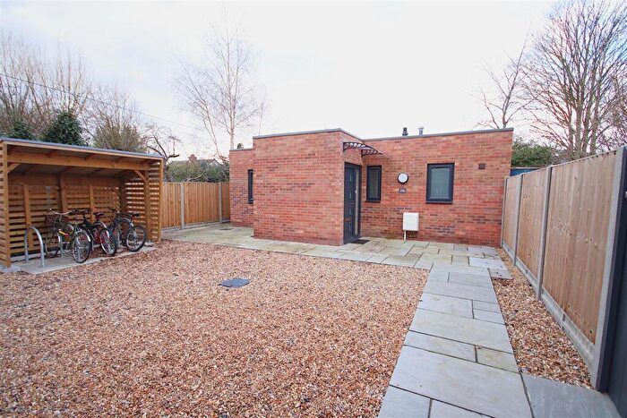 2 Bedroom Bungalow To Rent In Cowper Road Cambridge, CB1