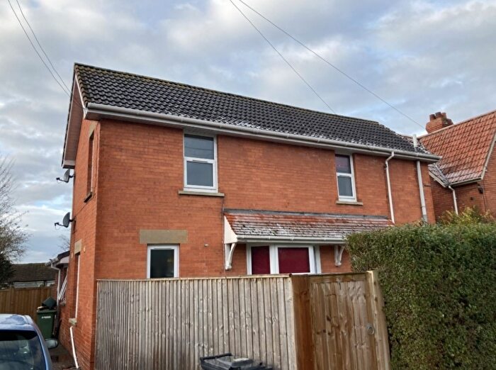 Studio To Rent In Wraxhill Road, Street, Somerset, BA16