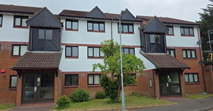 1 Bedroom Flat For Sale In Armada Court, Chafford Hundred, Grays, Essex, RM16