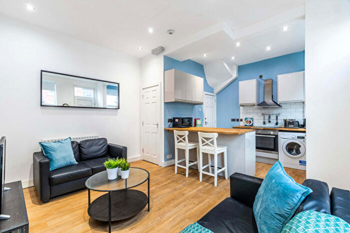 4 Bedroom House To Rent In Monk Bridge Grove, Leeds, LS6