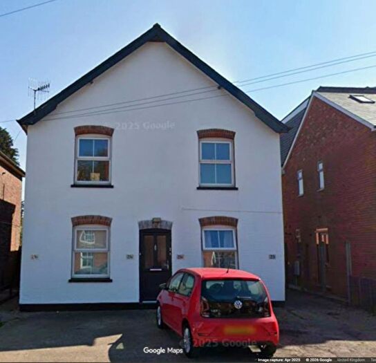 1 Bedroom Flat To Rent In A New Road, Chilworth, GU4