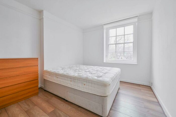 2 Bedroom Flat To Rent In Grove End Road, St John's Wood, London, NW8