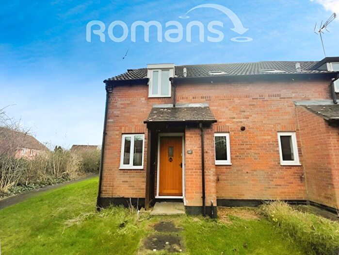 1 Bedroom Terraced House To Rent In Blackberry Walk, RG24