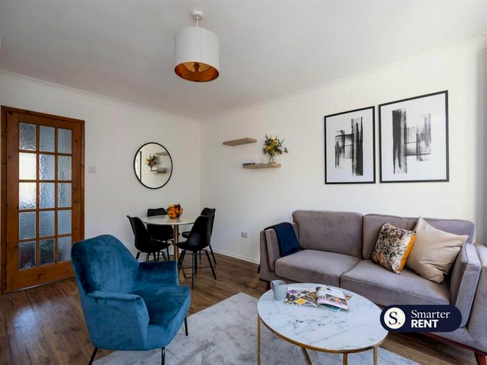 2 Bedroom Property To Rent In Leicester, Bracknell, RG12