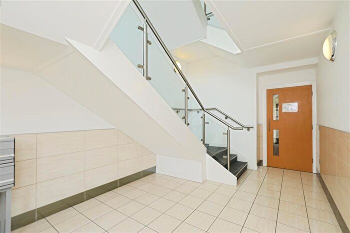 2 Bedroom Flat For Sale In Kentmere Drive, Lakeside, Doncaster, DN4
