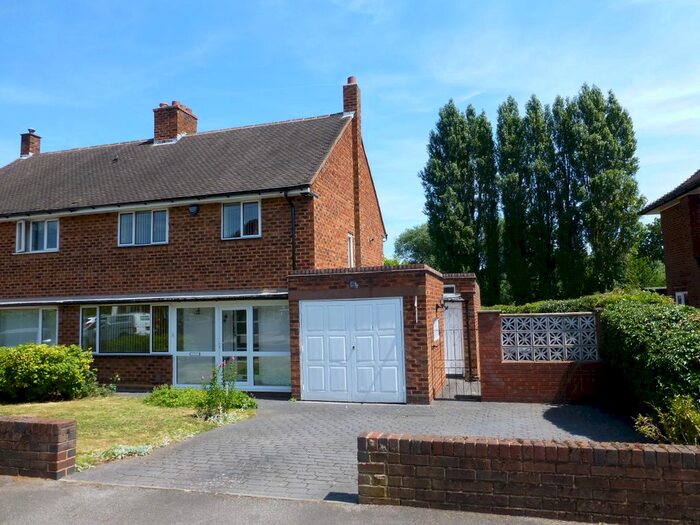 3 Bedroom Semi-Detached House To Rent In Fallowfield Road, Solihull, West Midlands, B92