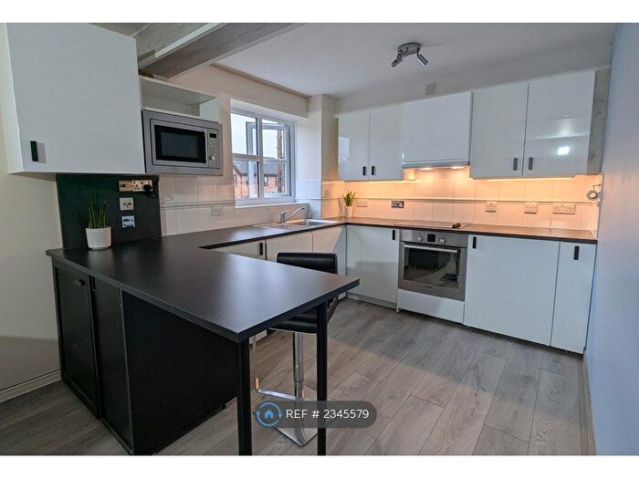 2 Bedroom Flat To Rent In Kidbrooke, London, SE3