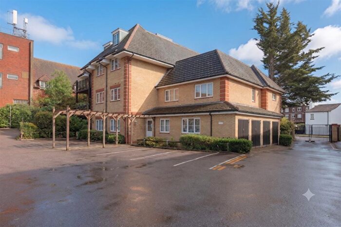 2 Bedroom Flat For Sale In Swan Road, West Drayton, UB7