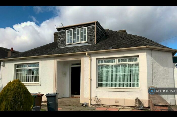 3 Bedroom Bungalow To Rent In Glasgow Road, Edinburgh, EH12