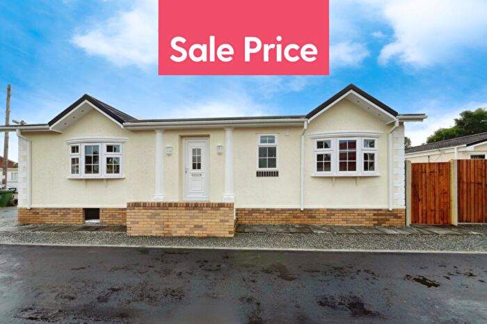 2 Bedroom Park Home For Sale In Great Yarmouth, Norfolk, NR31