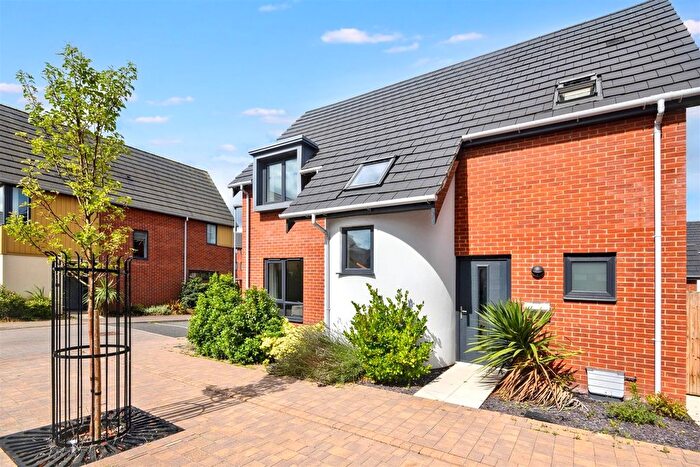 3 Bedroom Detached House For Sale In Goodson Road, Norwich, NR7