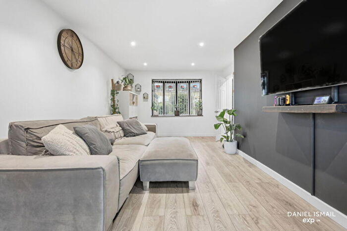 2 Bedroom Terraced House For Sale In Thistledown, Basildon, SS14