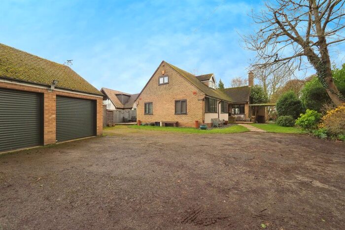 4 Bedroom Link Detached House For Sale In Calke Road, Melbourne, Derby, DE73