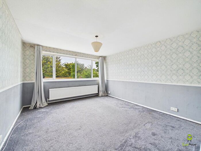 2 Bedroom Maisonette For Sale In Albert Road, Belvedere, Kent, DA17